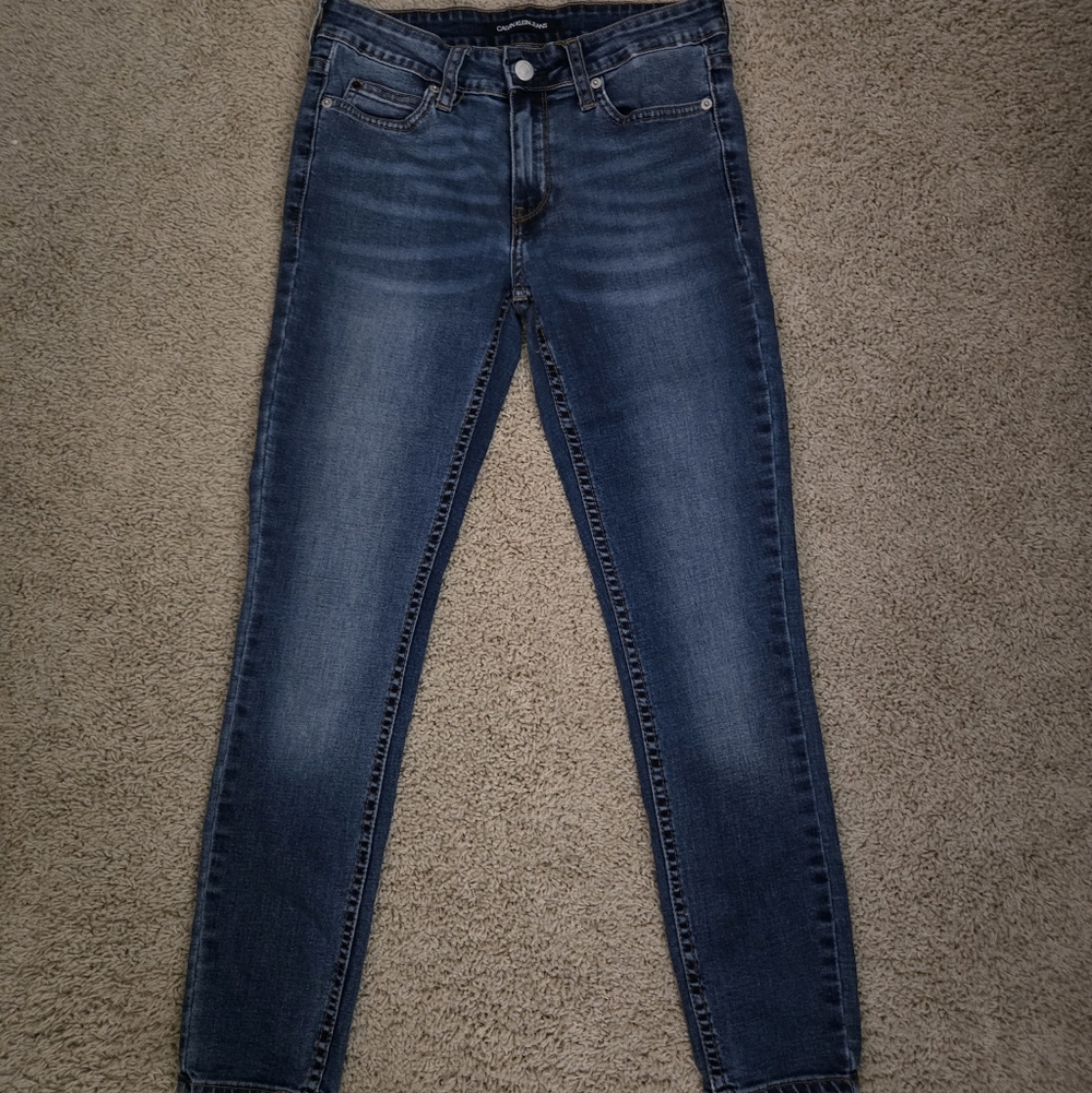 Calvin Klein Mid Rise Skinny Denim Size 2/26